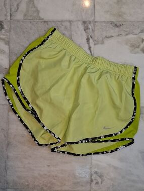 Nike Dri Fit Tempo Shorts Medium Yellow